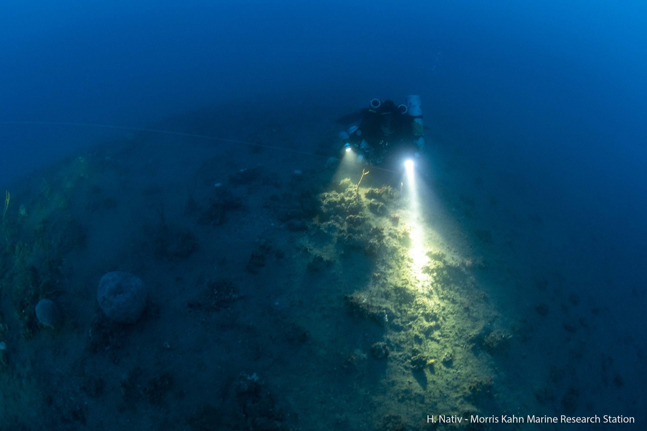 Researcher explores the sea bottom at 85 meter of depth