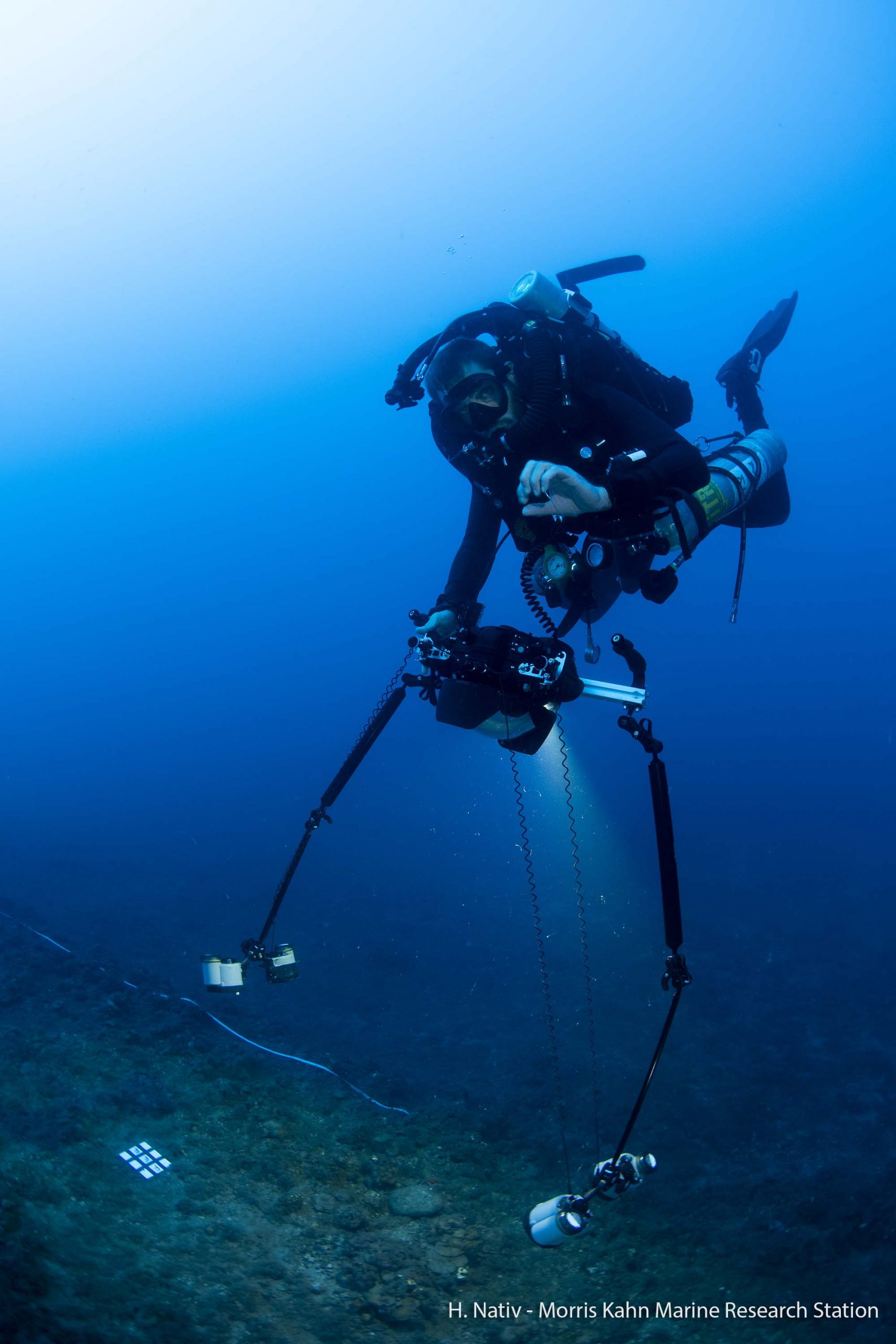 Matan Yuval with his underwater photogrametry equipment